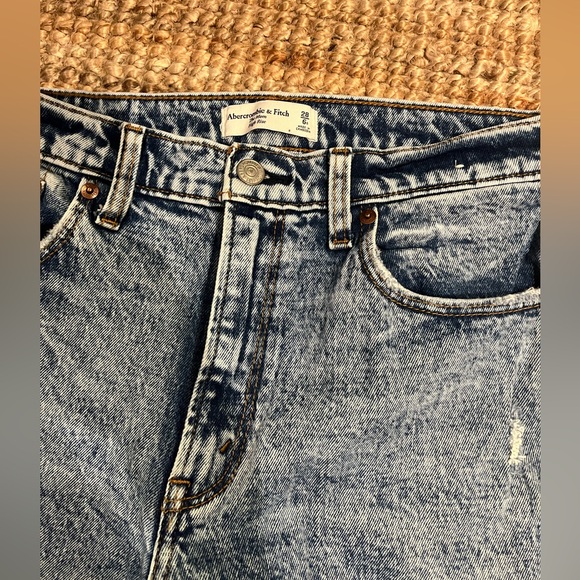 Abercrombie Curve Love High Rise Mom Jean - Picture 3 of 4